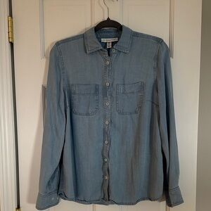 Coolibar Light Blue Chambray Button-Up Shirt